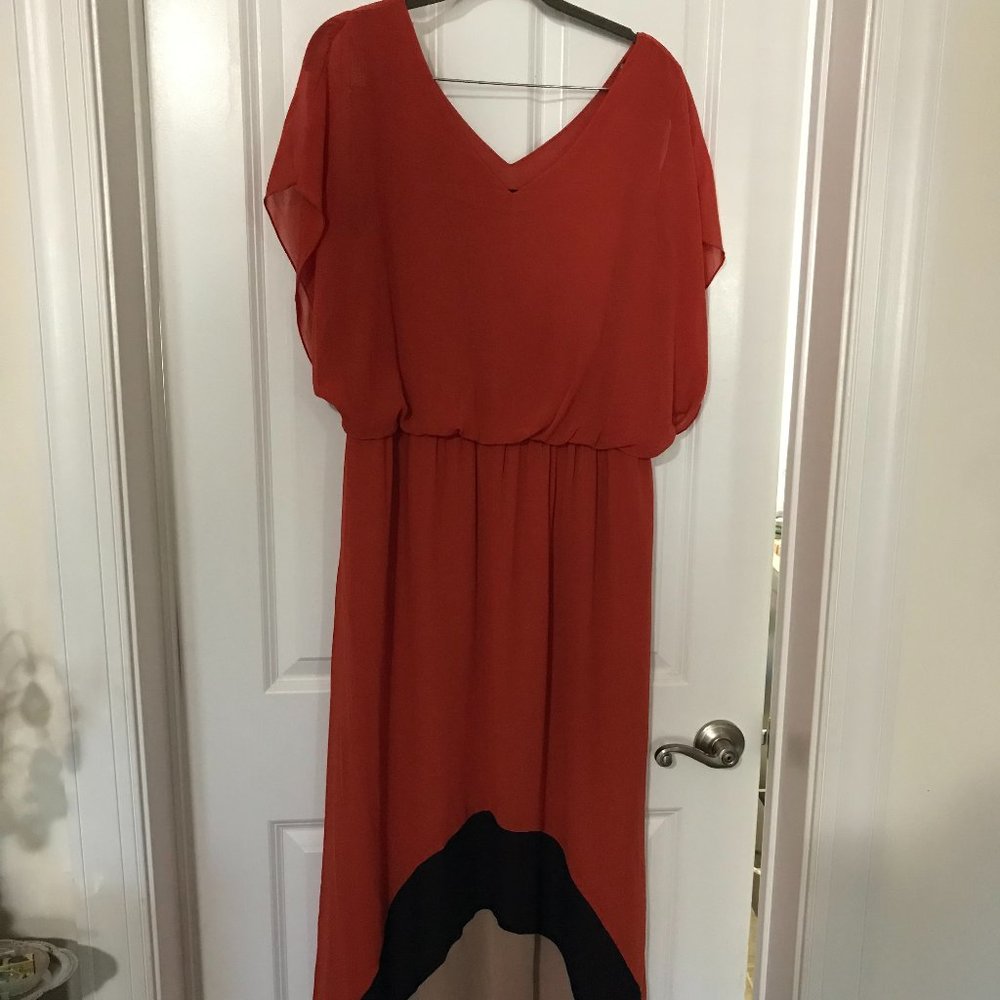 Chic maxi dress with elasticized waist size 18